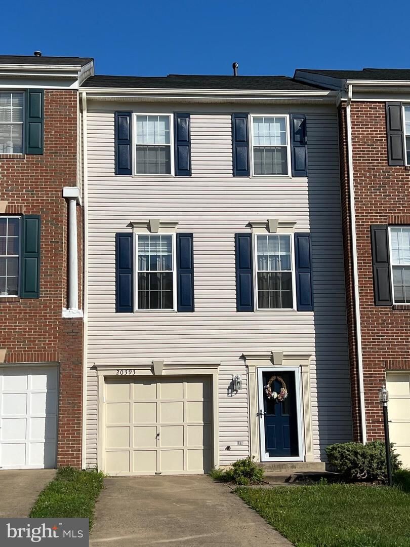 Property Photo: 20393 Farmgate Terrace VA 20147