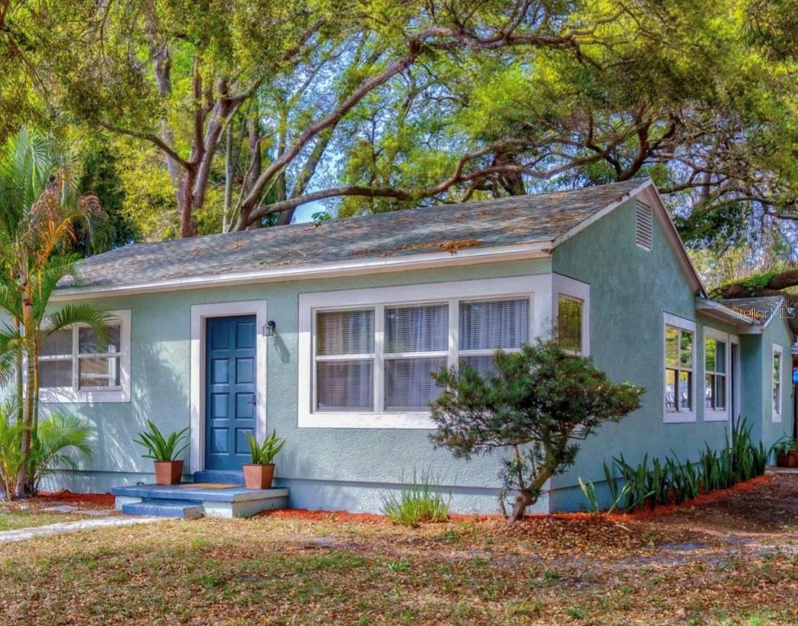 Property Photo: 2601 Miriam St S FL 33711
