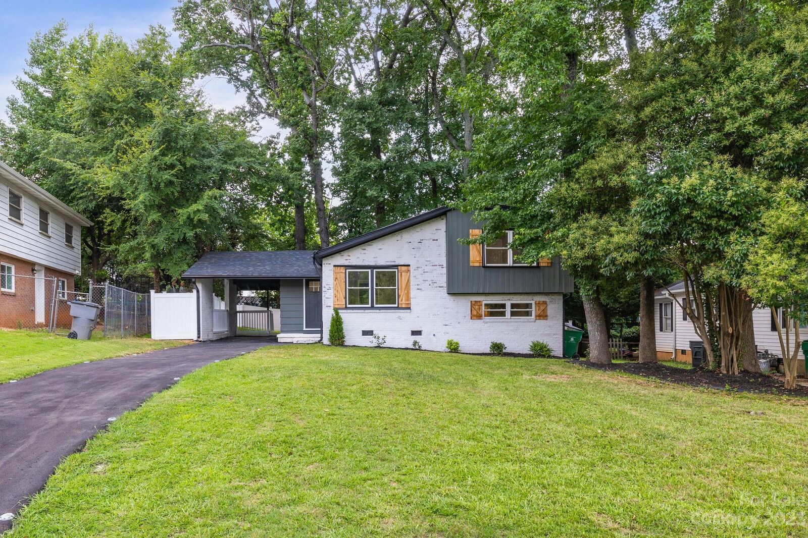 Property Photo:  4208 Firwood Lane  NC 28209 