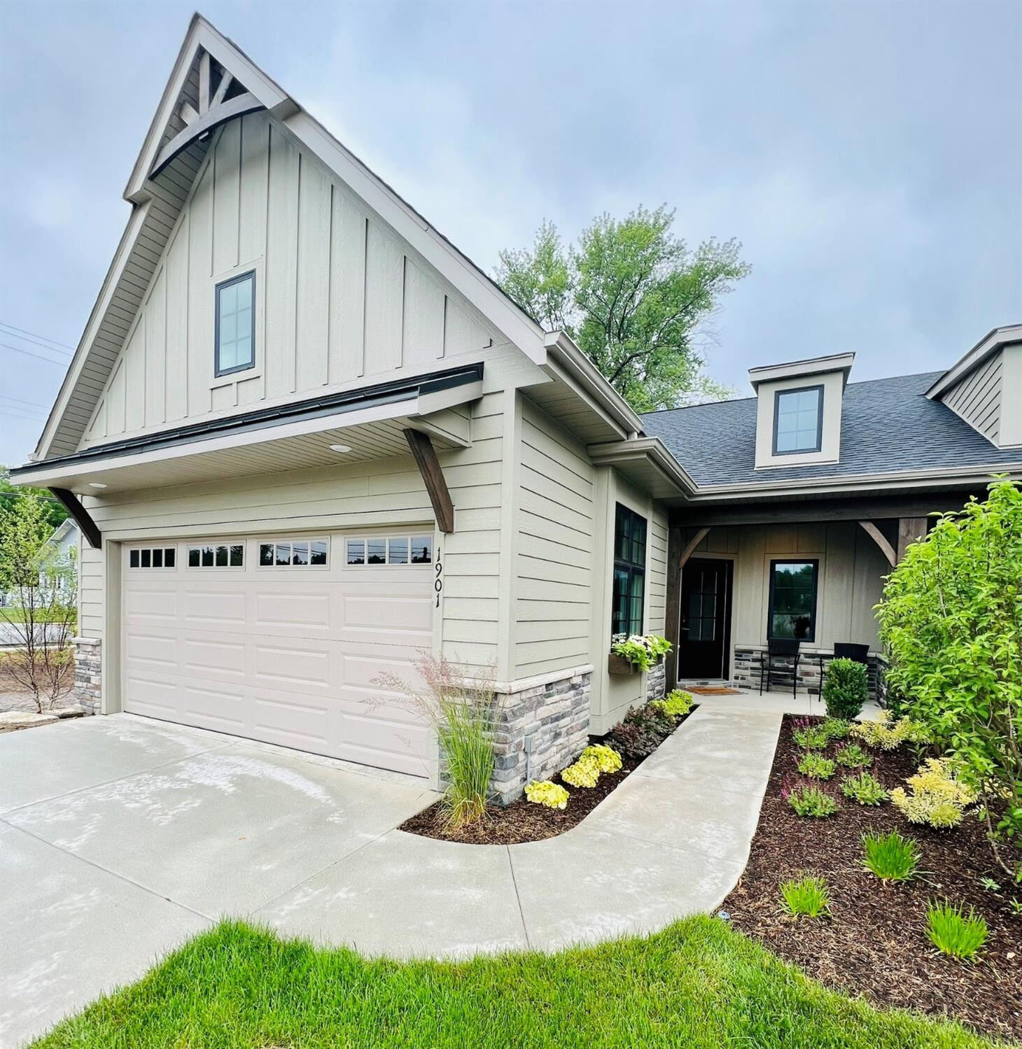 Property Photo:  1901 Woodglen Circle  IN 46383 