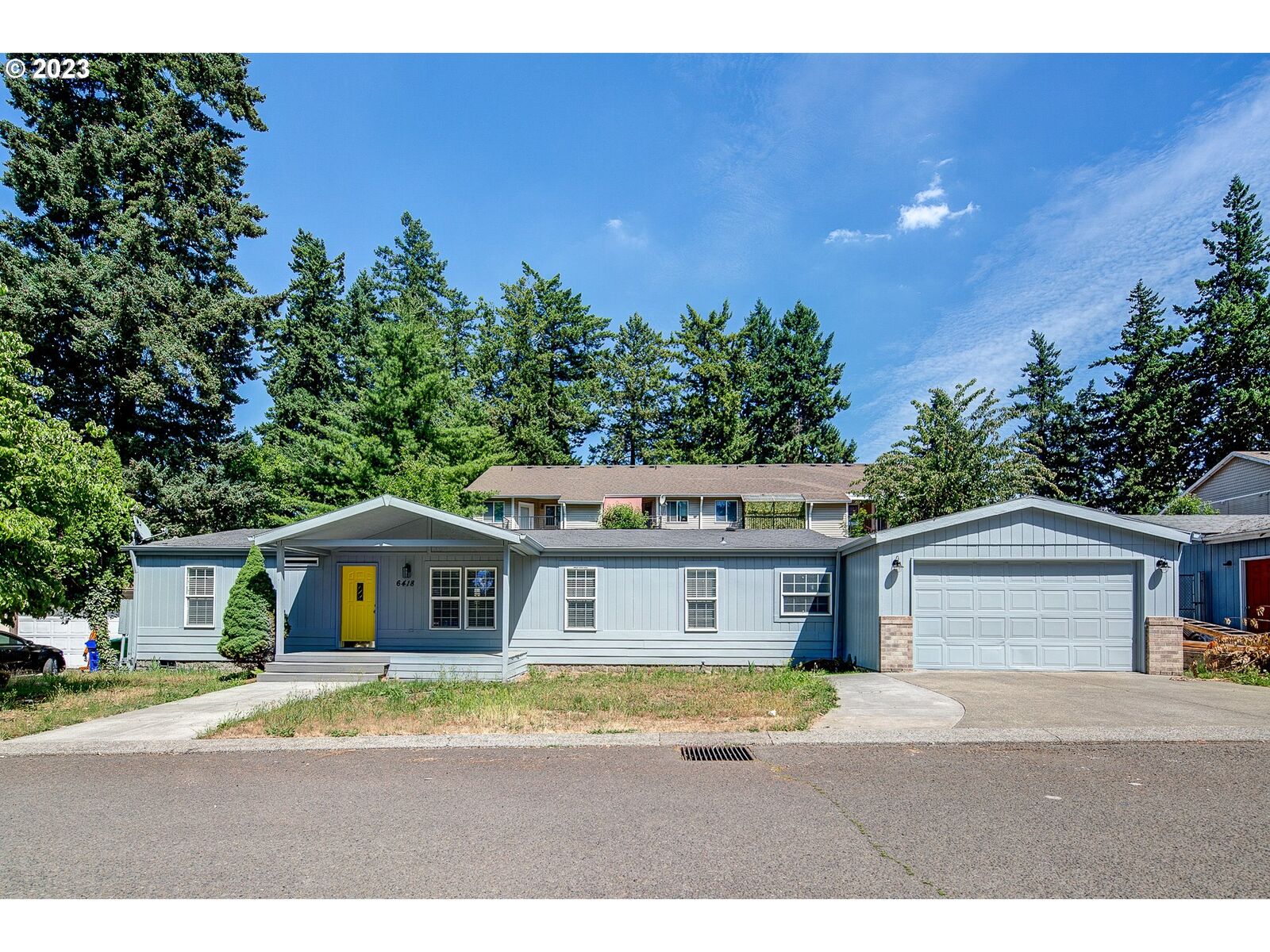Property Photo:  6418 SE 125th Pl 009  OR 97236 