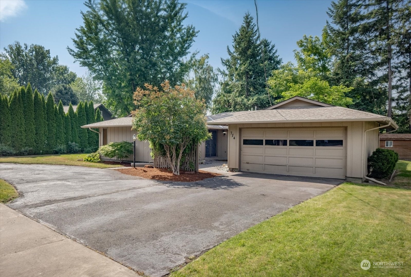 Property Photo:  714 Liberty Place  WA 99362 