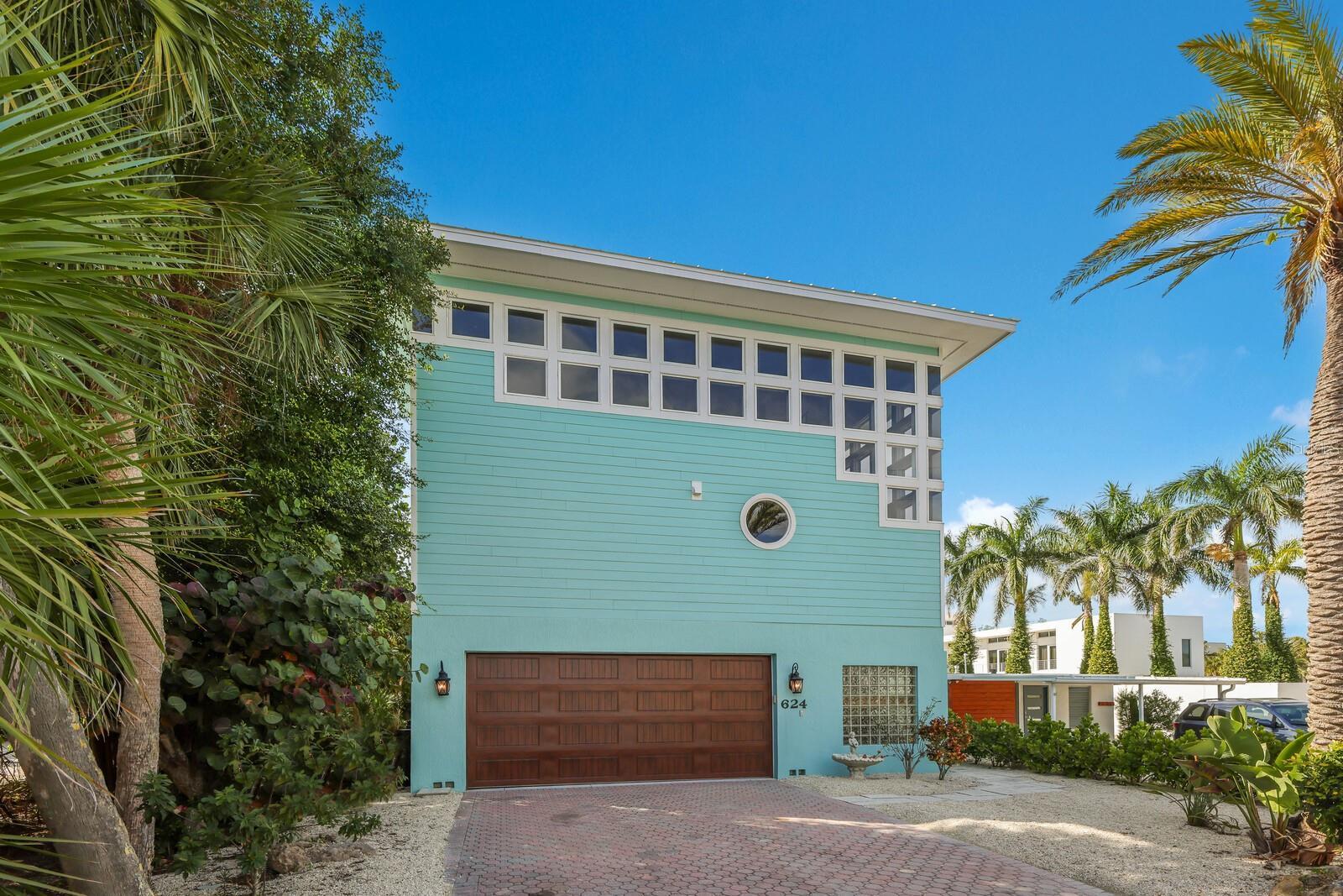 Property Photo: 624 S Casey Key Road FL 34275