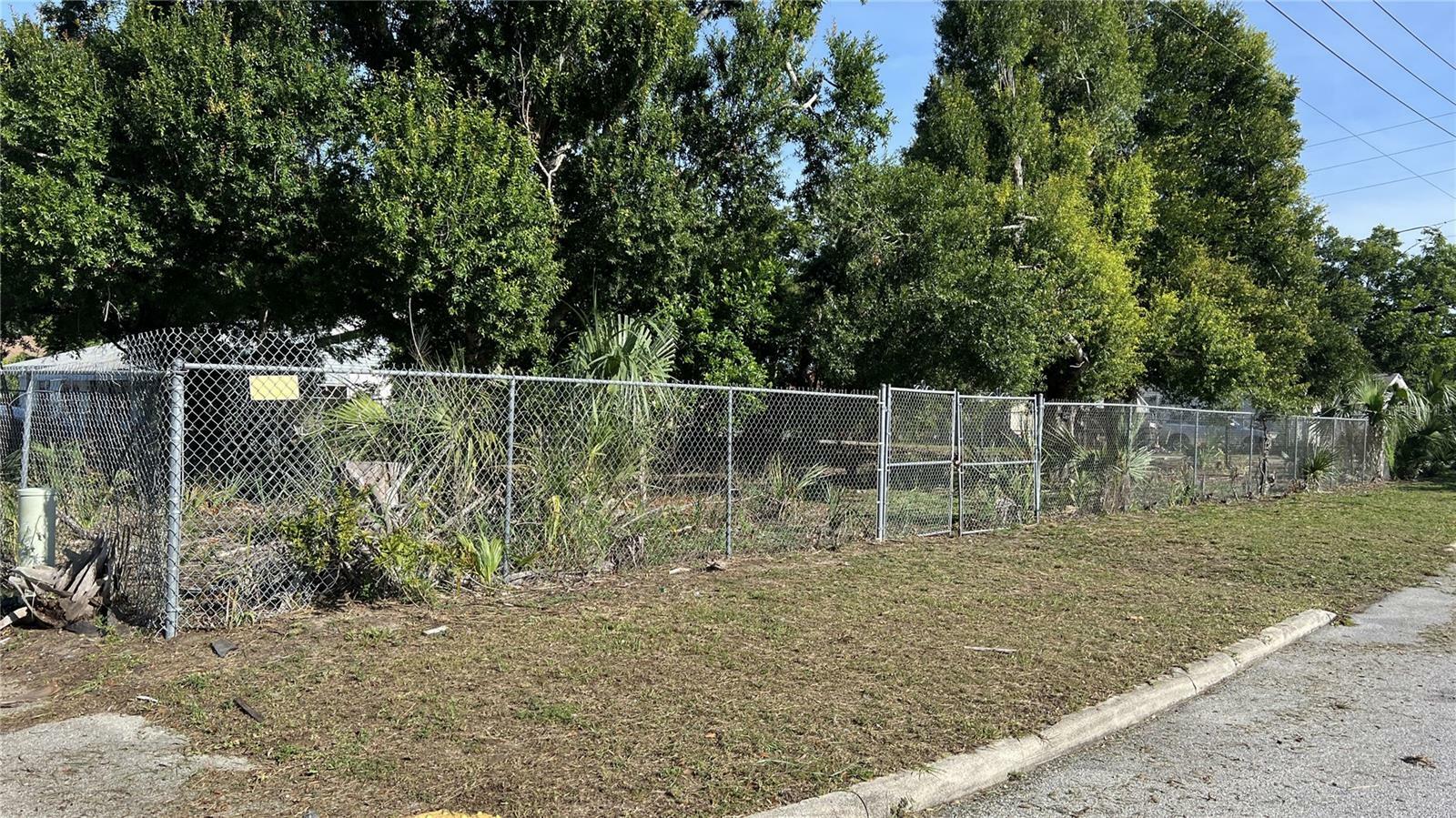 Property Photo:  524 S 3rd Street  FL 33853 