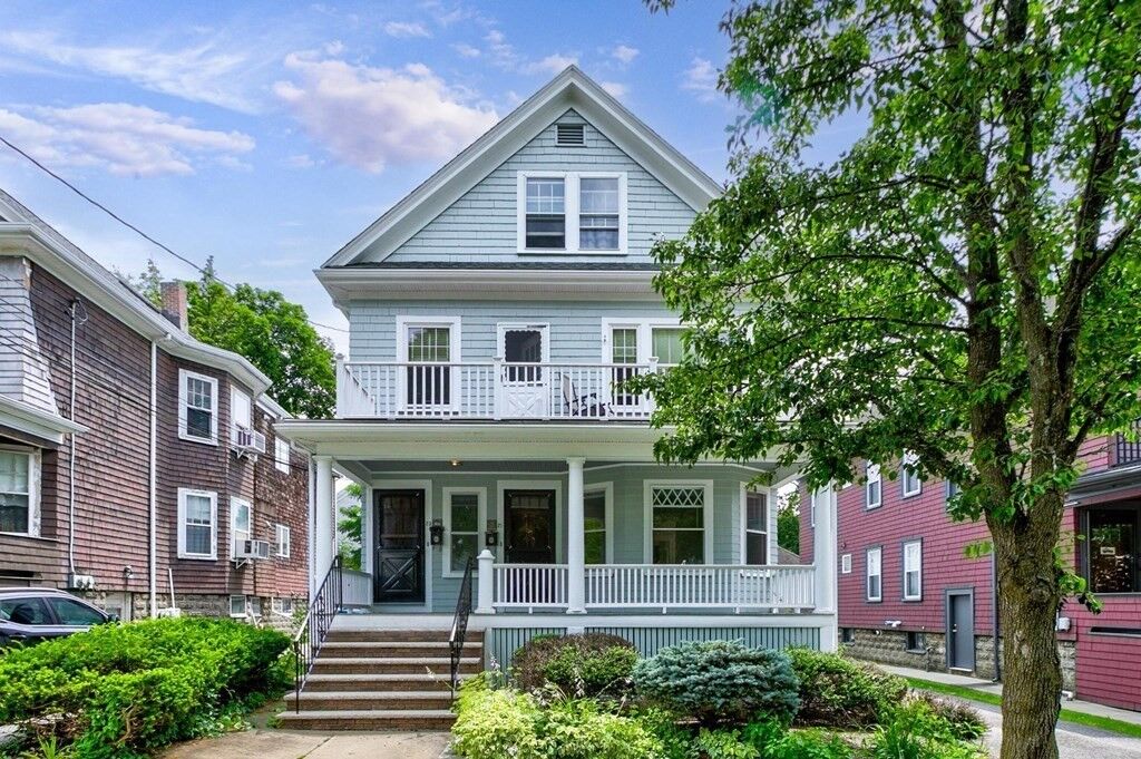 Property Photo:  21 Chardon Road 1  MA 02155 