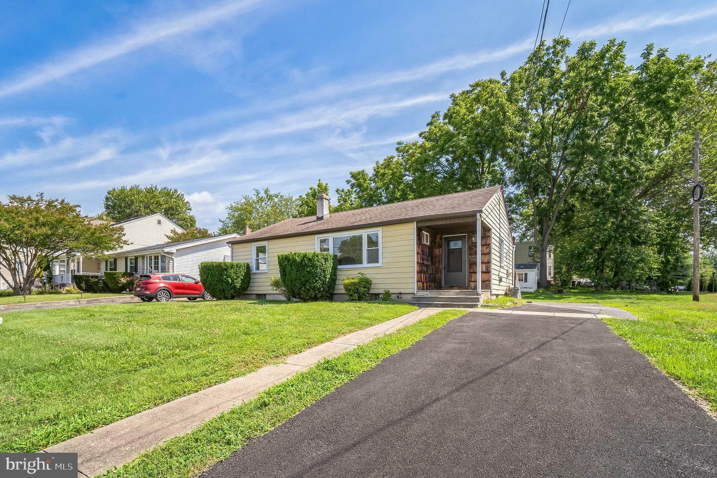Property Photo: 300 Highland Terrace PA 19043
