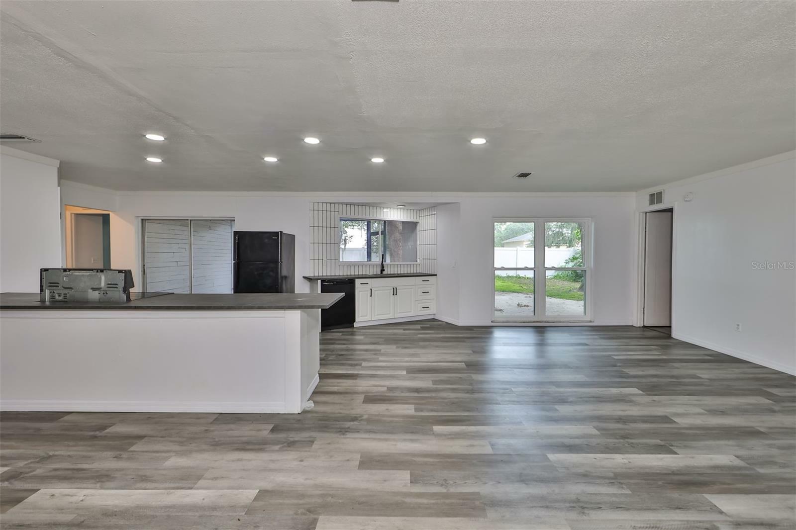 Property Photo:  3928 Oak Hammock Drive  FL 33511 