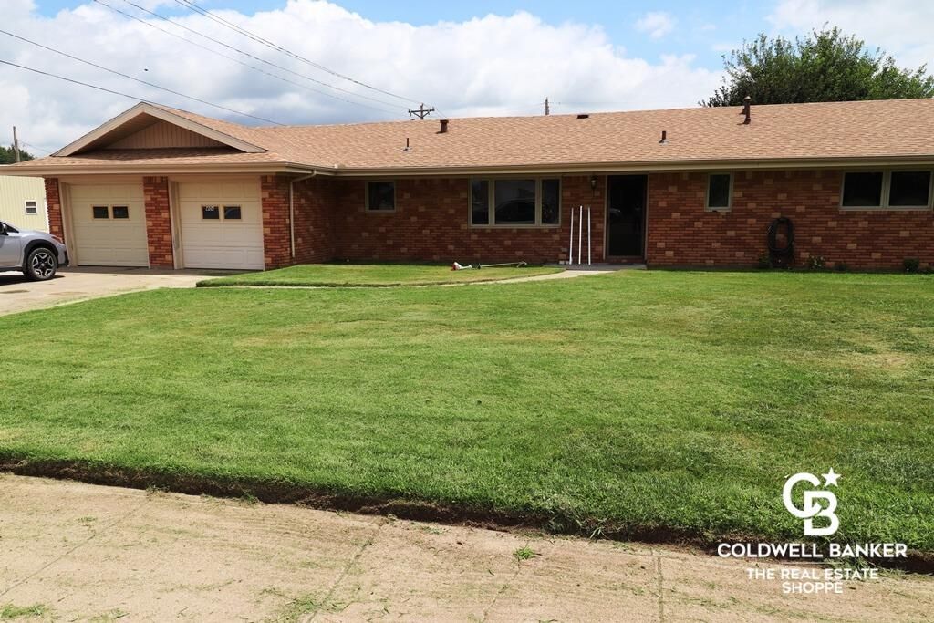 Property Photo: 404 S Maxwell Street KS 67880
