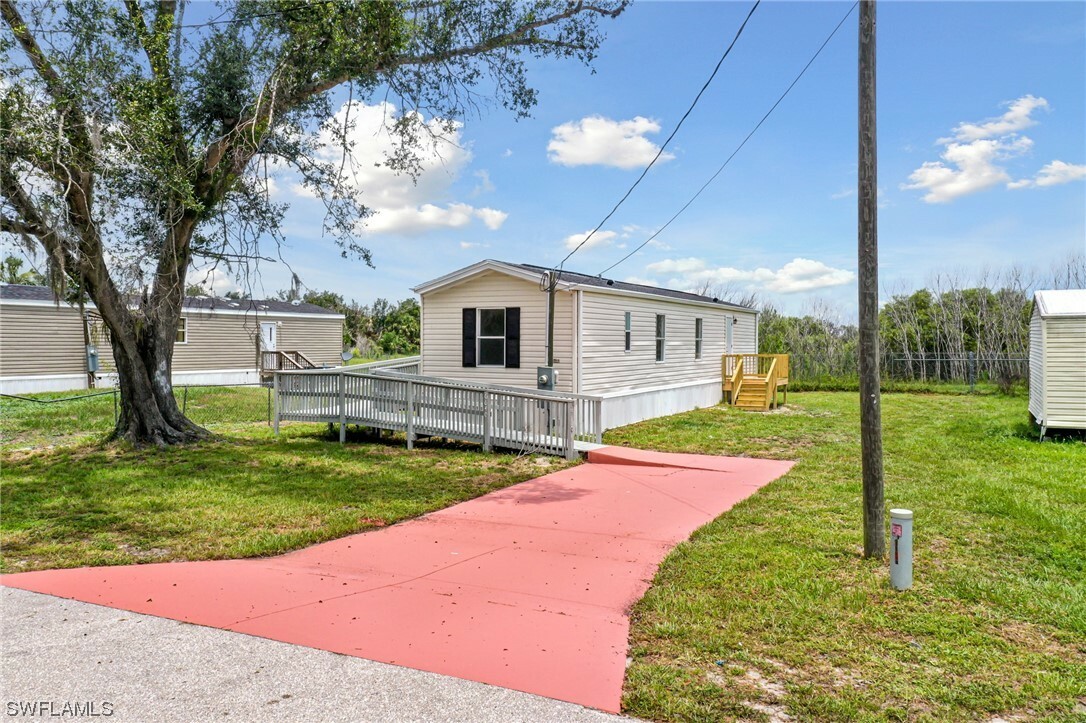 Property Photo:  6640 Villa View Drive  FL 33982 