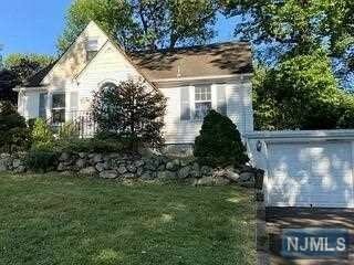 Property Photo:  506 Smith Place  NJ 07450 