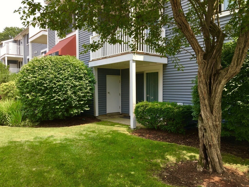 Property Photo:  48 Silver Hill Ln 15  MA 01760 