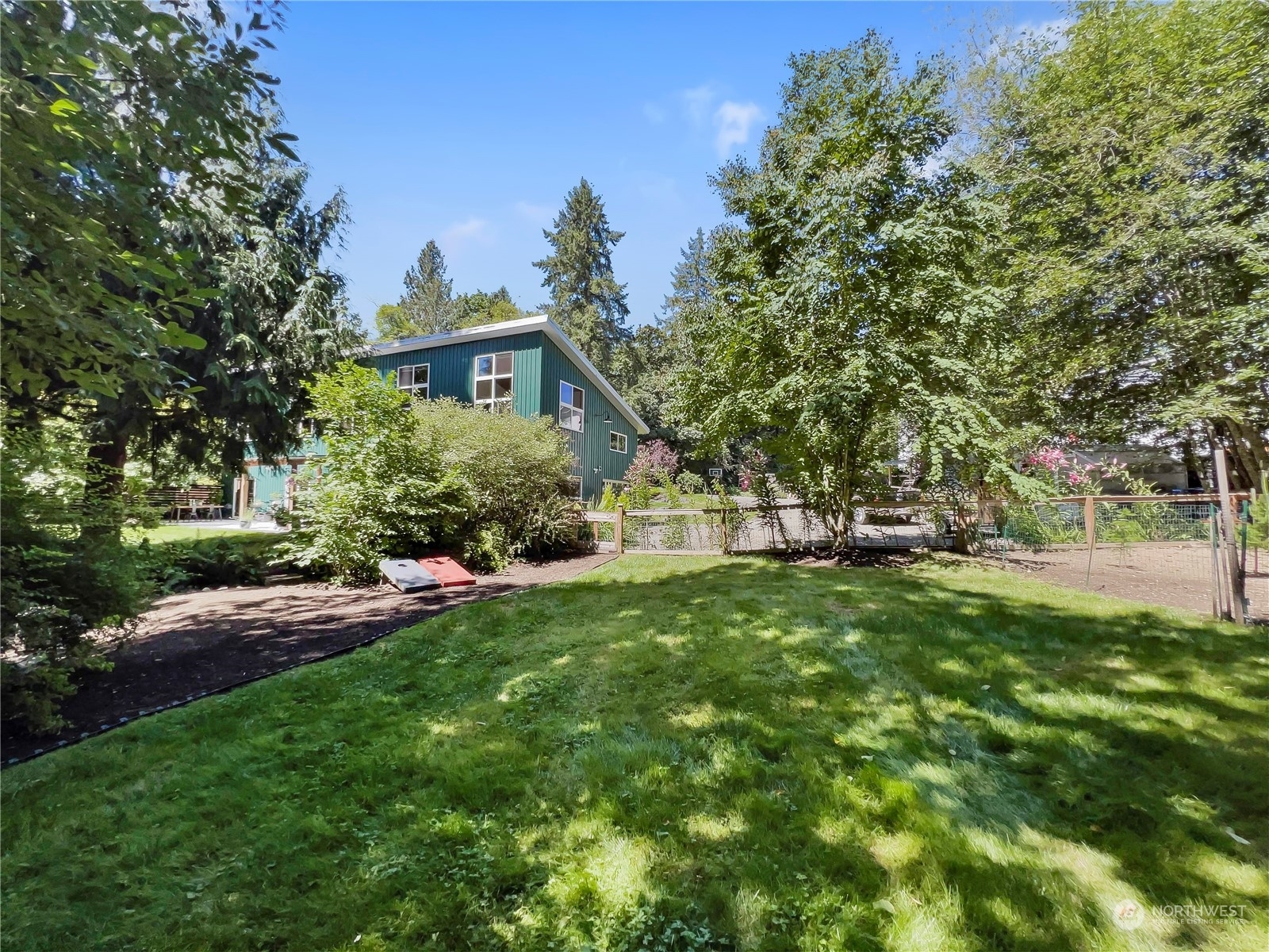 Property Photo: 13914 Toad Holler Place NE WA 98110