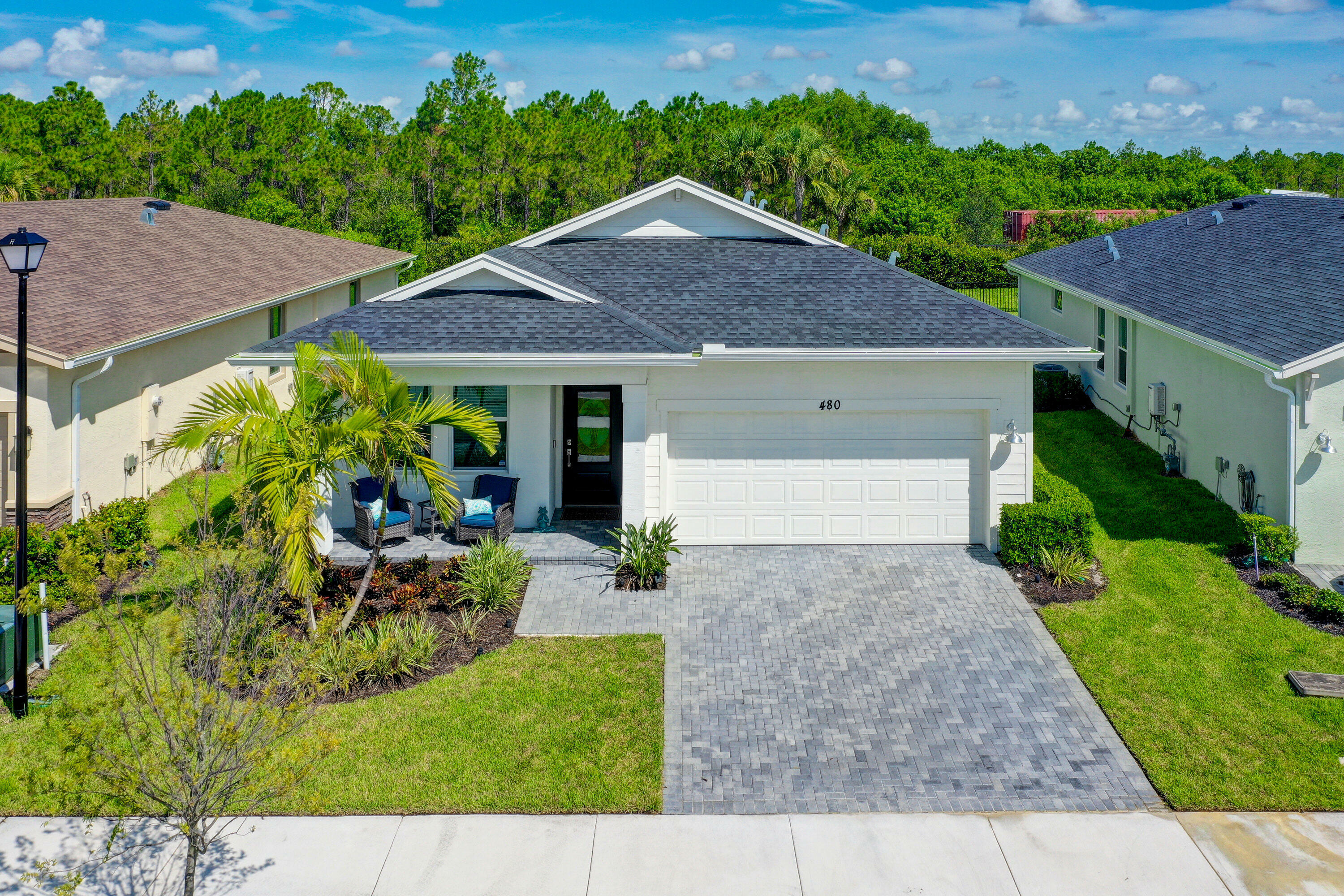 Property Photo: 480 SE Mulberry Way FL 34984