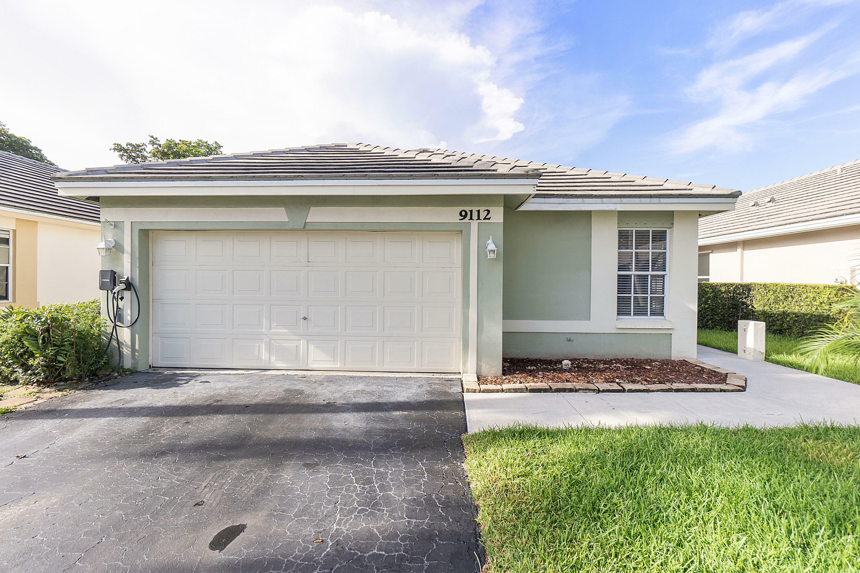 Property Photo:  9112 Lake Park Circle S  FL 33328 