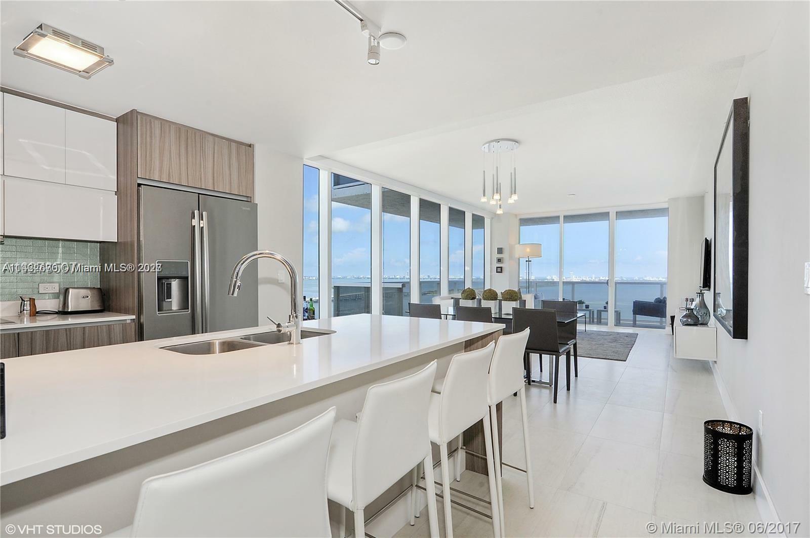 Property Photo: 600 NE 27th St 2801 FL 33137