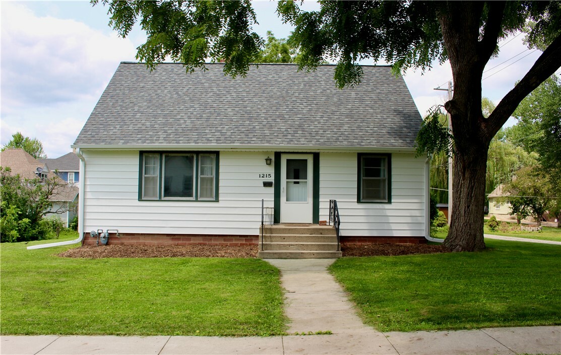 Property Photo:  1215 5th Street  IA 50036 