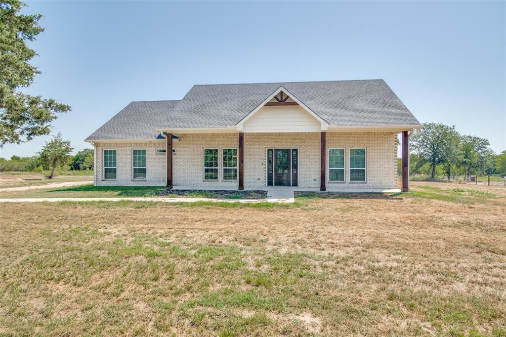 Property Photo:  1505 SE County Road 3110  TX 75109 