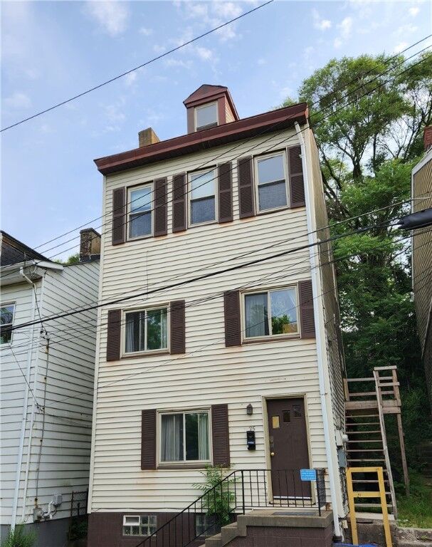 Property Photo:  35 Lawn St  PA 15213 