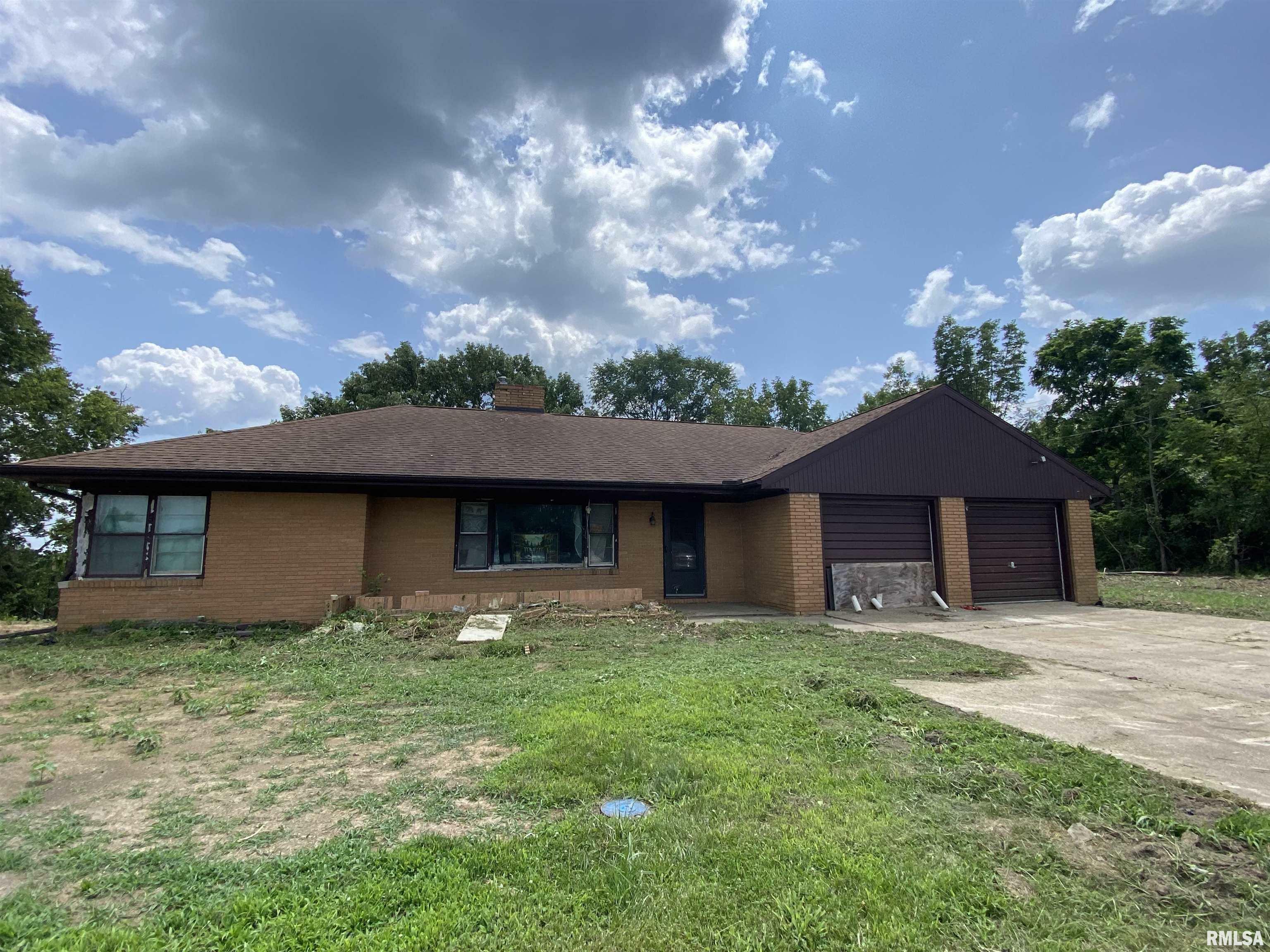 Property Photo:  21978 E US 24  IL 61542 