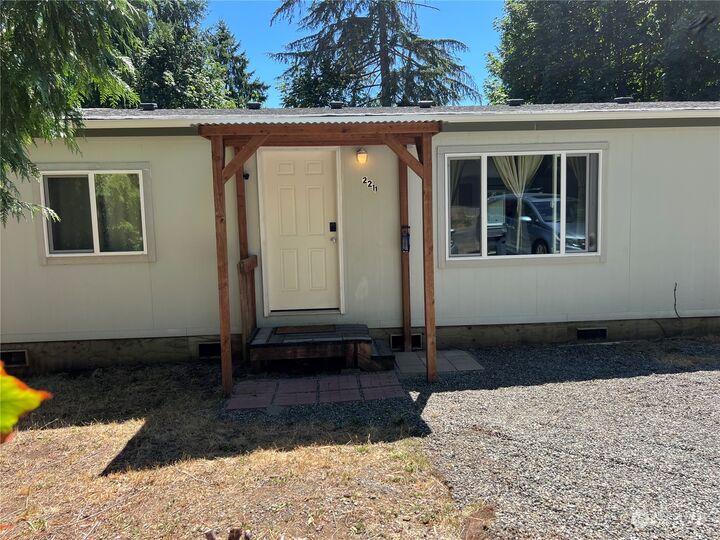 Property Photo:  2211 E Crestview Drive  WA 98584 