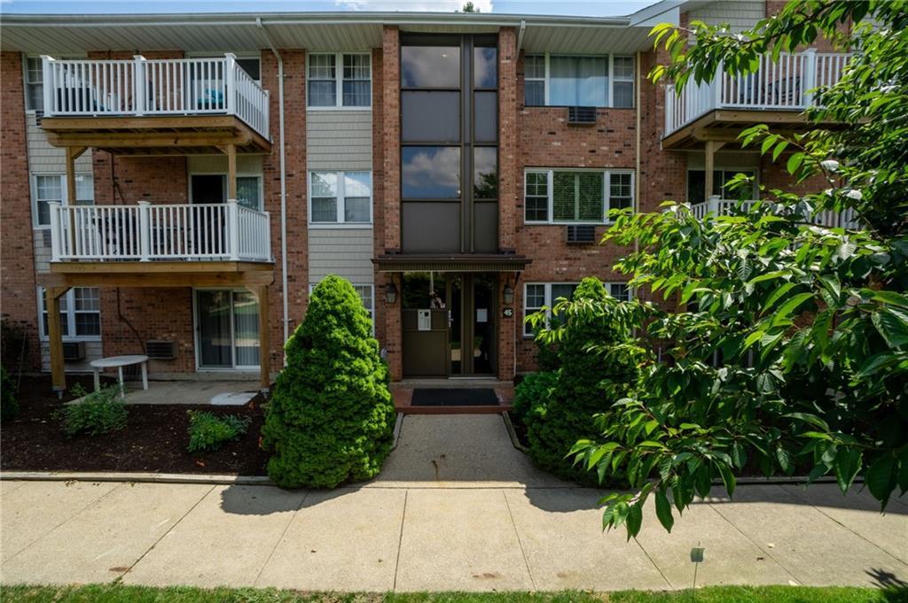 Property Photo: 45 Bullocks Point Av, Unit#5B RI 02915