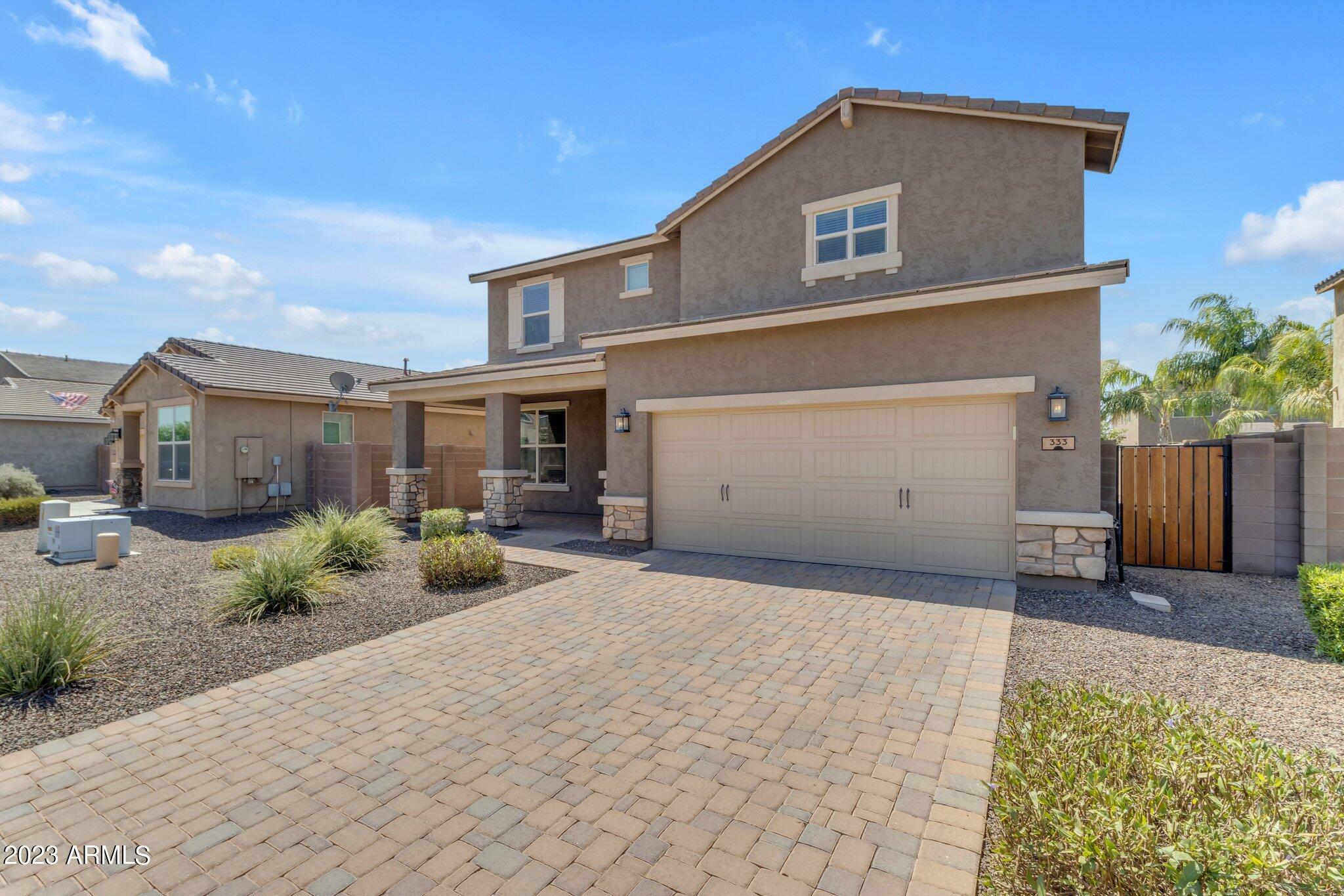 Property Photo:  333 E Vicenza Drive  AZ 85140 