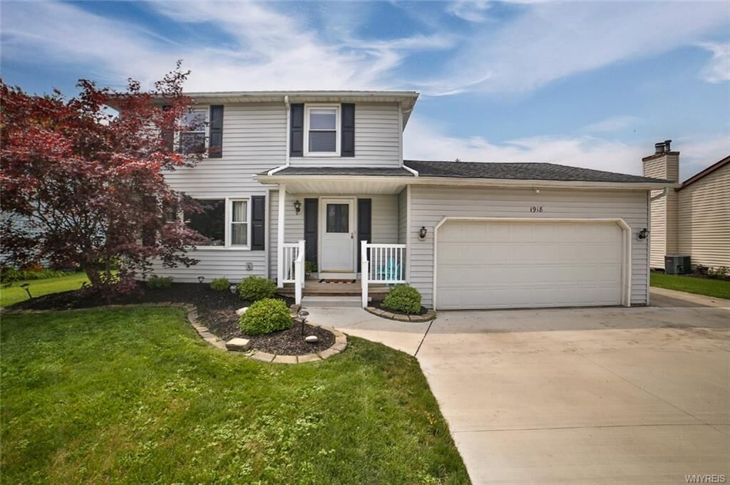 Property Photo: 1918 Creekside Drive NY 14072