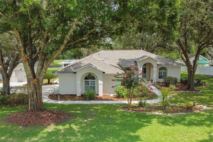 37020 Shalimar Drive  Fruitland Park FL 34731 photo
