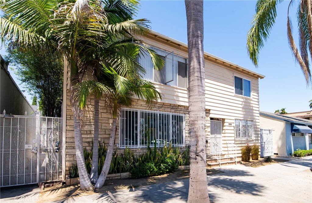 Property Photo:  815 Pacific Avenue 7  CA 90813 
