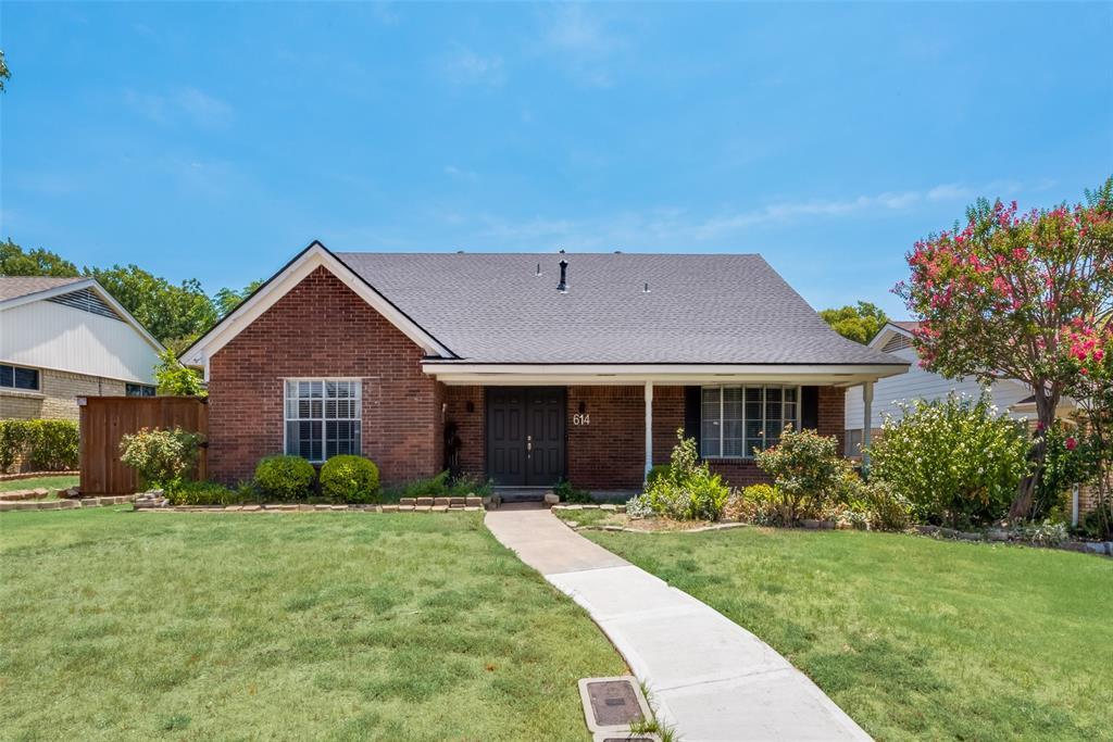 Property Photo: 614 E Center Street TX 75116
