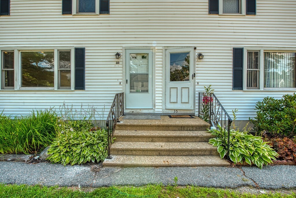 Property Photo:  37 Wellesley Cir 37  MA 02718 