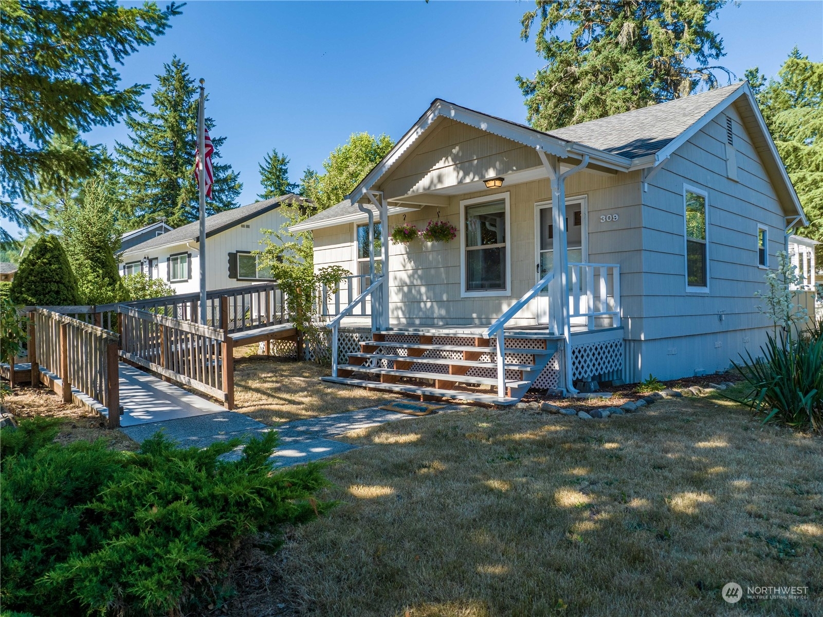 Property Photo:  309 Taylor Street  WA 98581 
