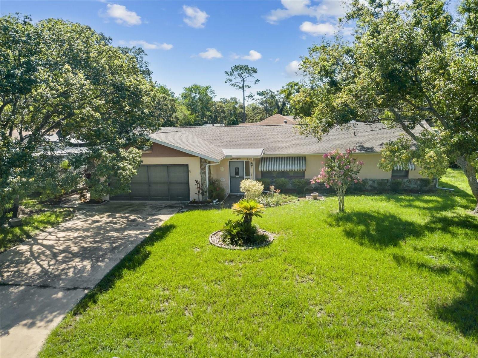 Property Photo:  1492 Waterfall Drive  FL 34608 