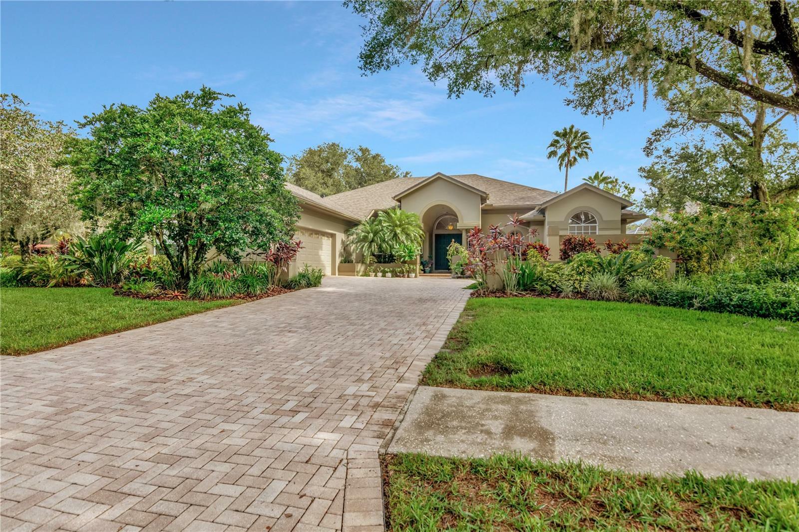 Property Photo:  6536 Stonington Drive S  FL 33647 