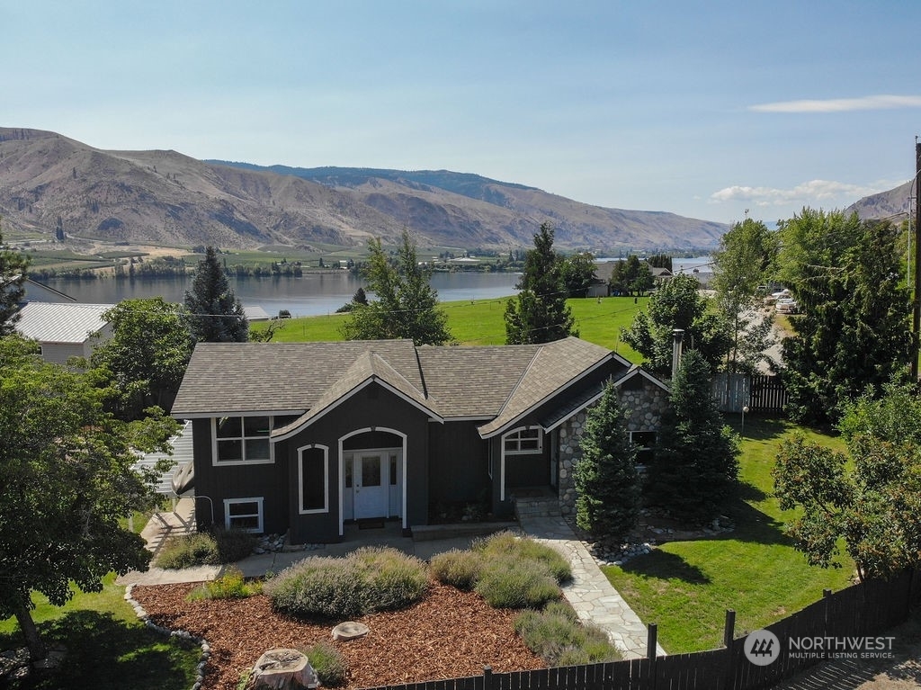 Property Photo:  2433 Entiat Way  WA 98822 