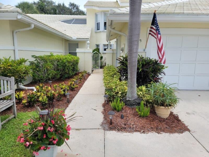 Property Photo:  2423 SW Foxpoint Trail  FL 34990 