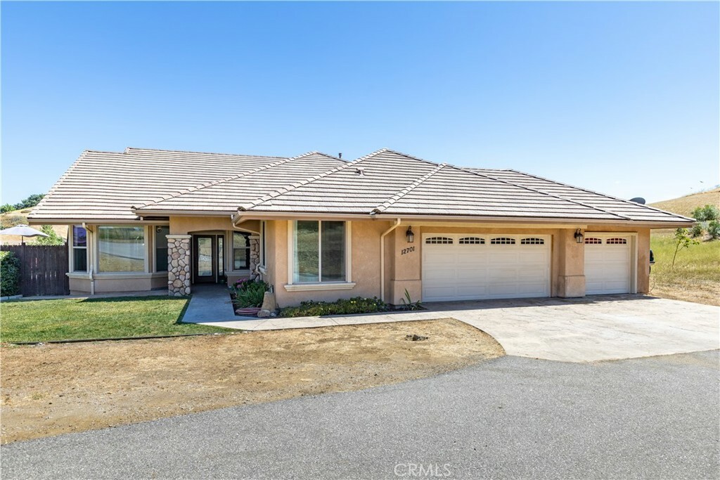 Property Photo:  12701 San Felipe Court  CA 93422 