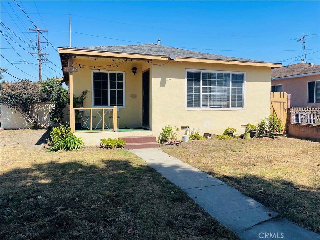 Property Photo:  11102 Dalerose Avenue  CA 90304 