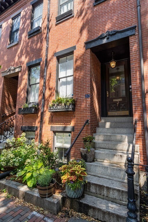 Property Photo: 37 Appleton Street 1 MA 02116