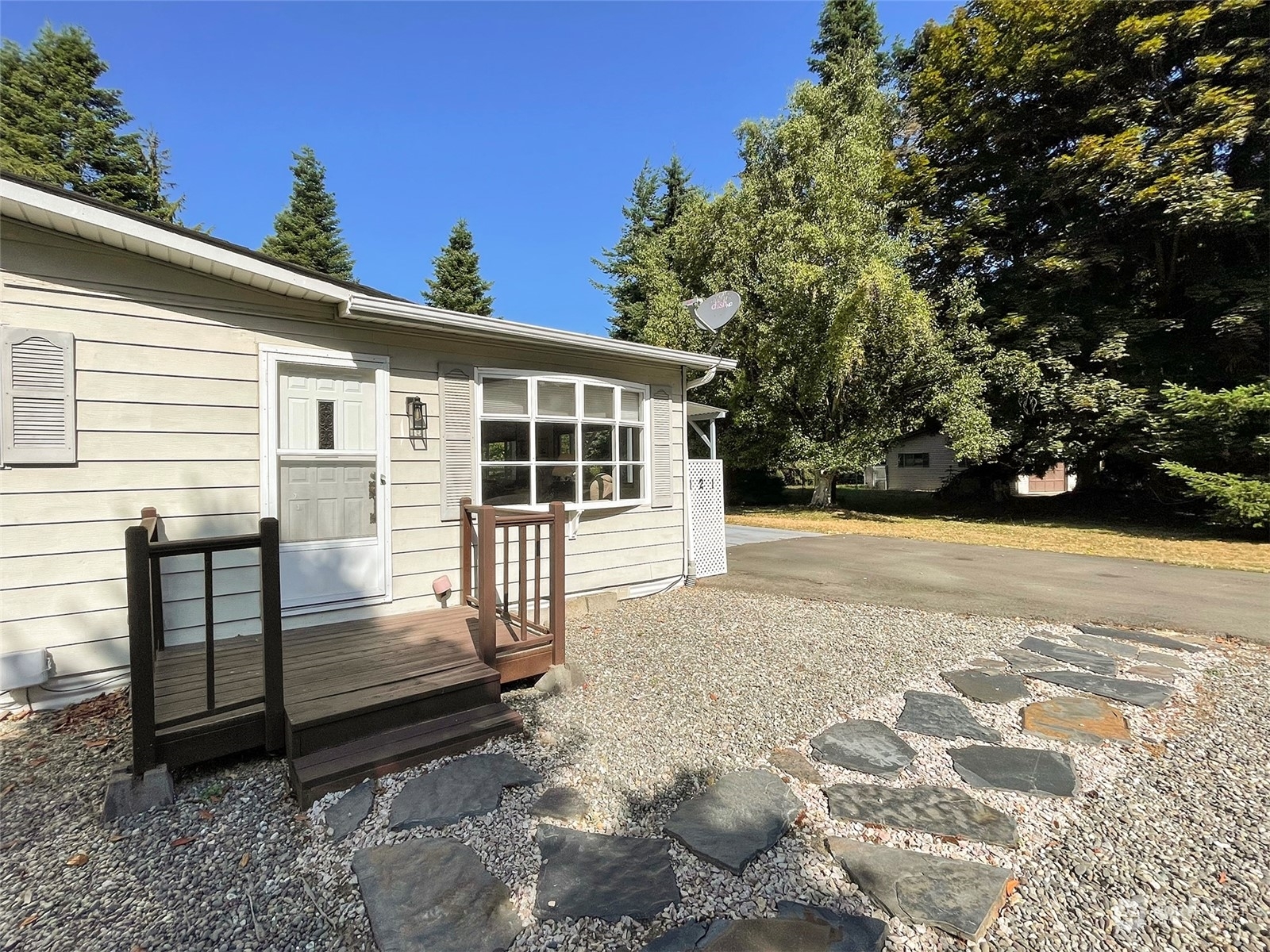 Property Photo:  121 Ivy Lane  WA 98382 