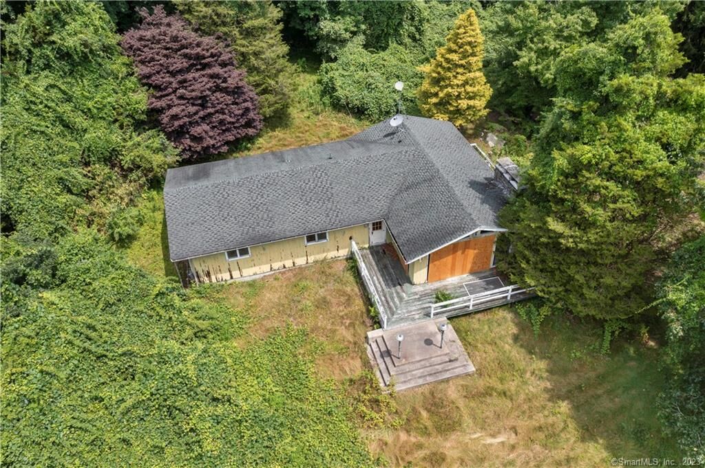 Property Photo:  40 Massapeag Side Road  CT 06382