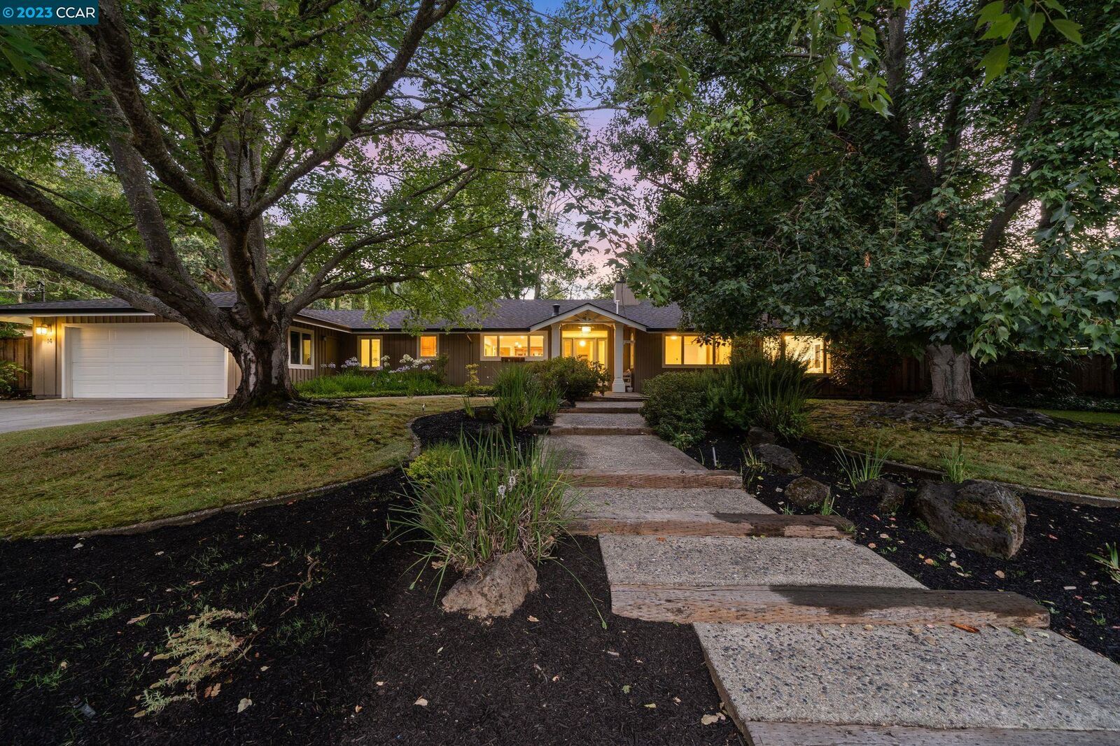 Property Photo: 14 Holiday Dr CA 94507