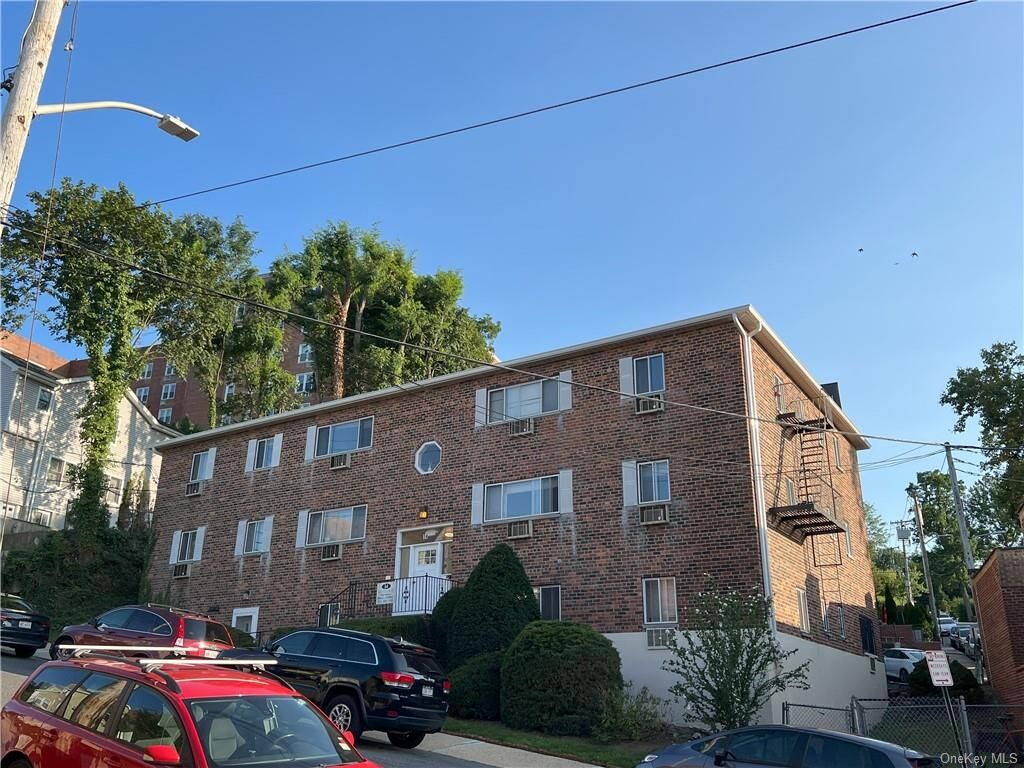 Property Photo:  14 Grant Street 1E  NY 10707 