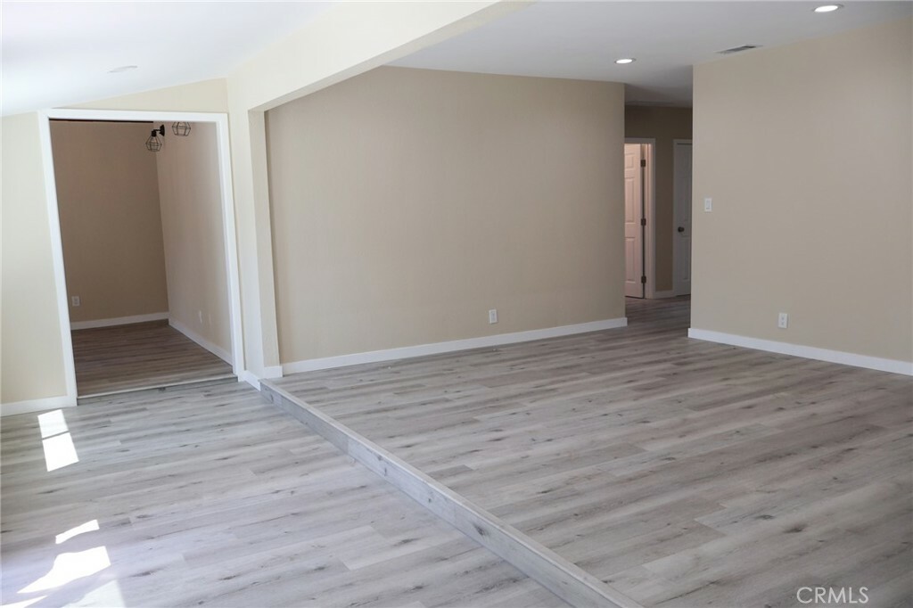 Property Photo: 7507 Paso Robles Avenue CA 91406