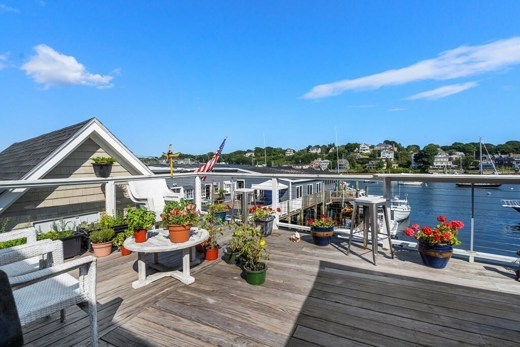 Property Photo:  75 Rocky Neck Ave  MA 01930 