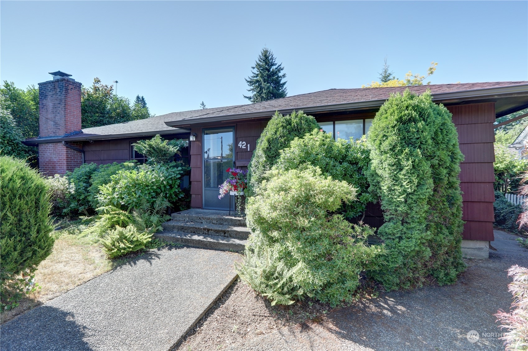 Property Photo:  421 Cascade Avenue  WA 98584 