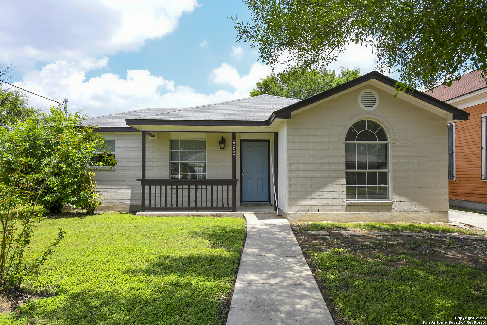 Property Photo: 1203 Burleson St TX 78202