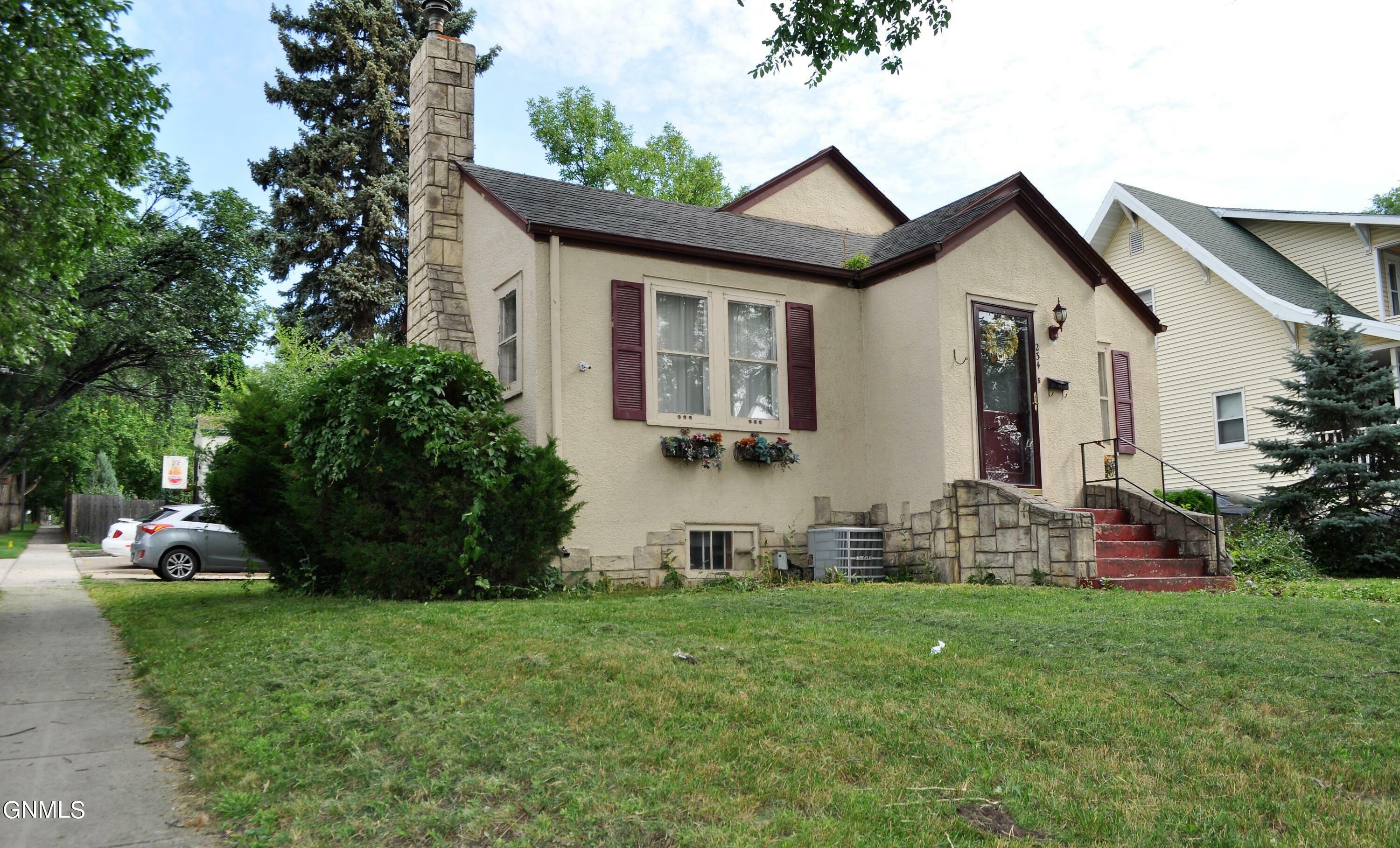 Property Photo:  234 Rosser Avenue  ND 58501 