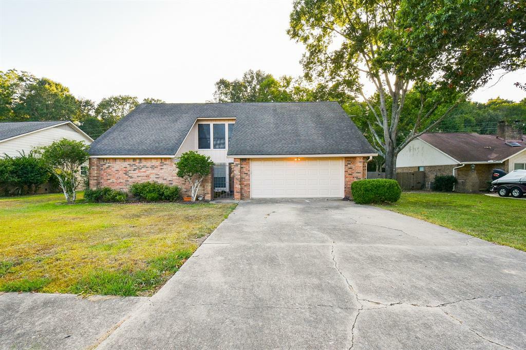 Property Photo:  133 Forest Drive  TX 77575 