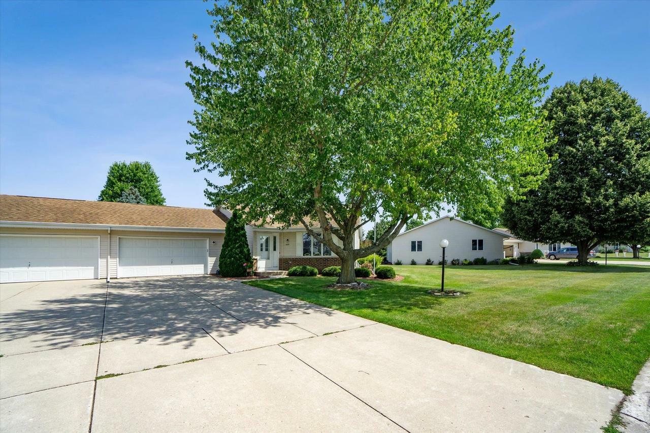 Property Photo:  4019 Dorchester Drive  WI 53546 